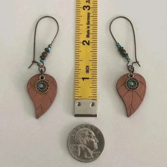 Wood Turquoise Copper Filigree Beaded Earrings NWT - Picture 3 of 3